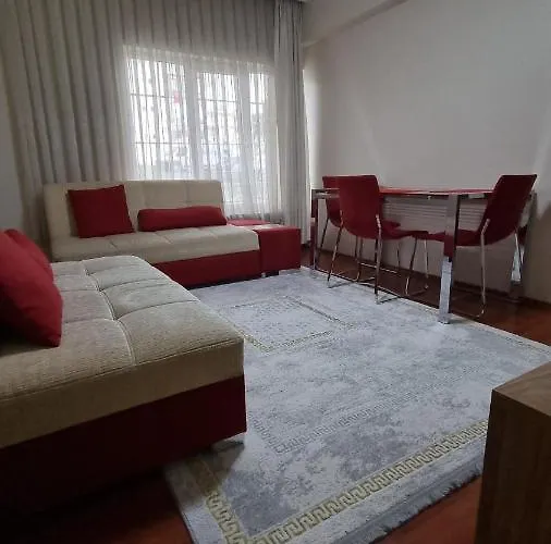 Lovely 2 Bedroom Flat In The Center